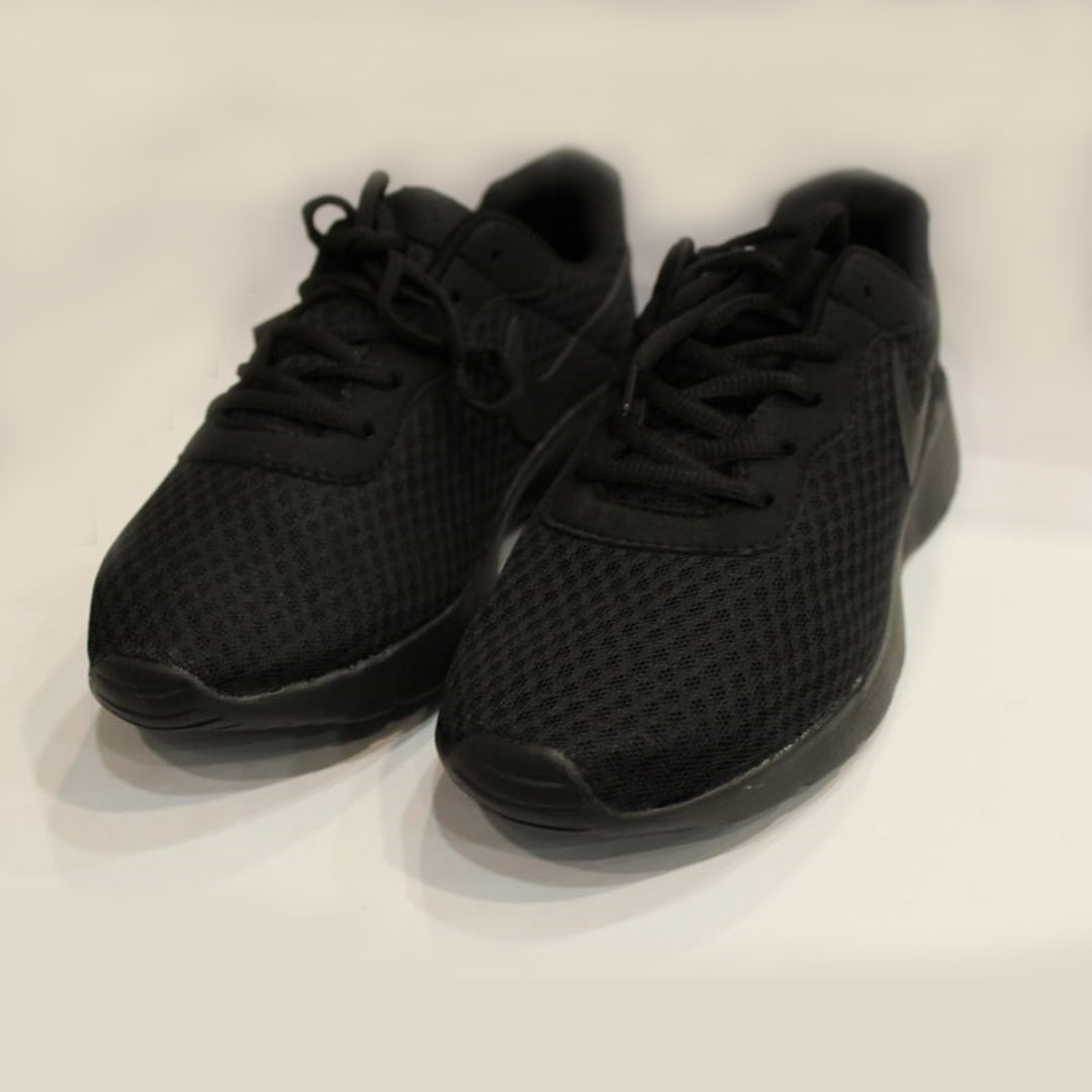 Nike Roshe One Casual Sneakers Black – Runner's Street